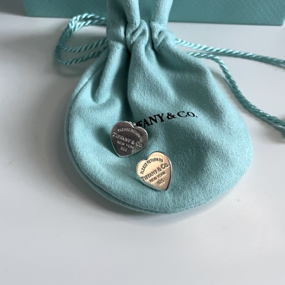 Extremely Rare Tiffany & Co heart earrings.